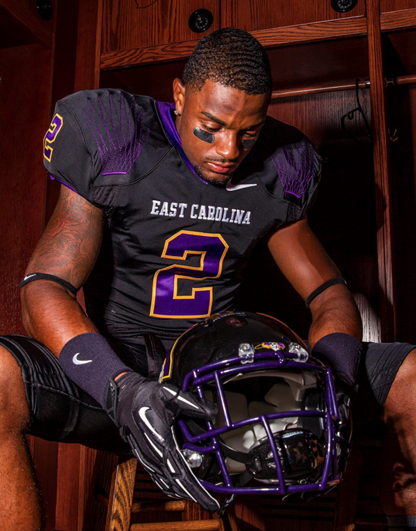 East Carolina unveils fantastic all-black uniforms 