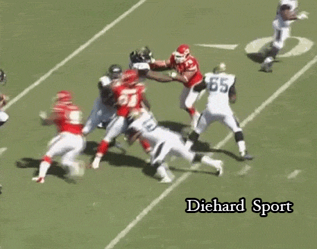 Tyson-Jackson-pantsed-Jaguars-Chiefs