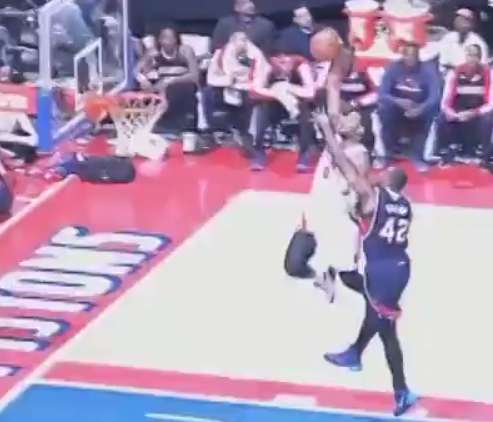 Andre Drummond Dunk