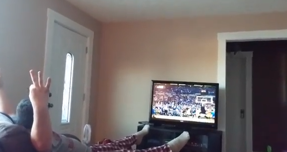 Kentucky fan goes nuts Aaron Harrison's shot